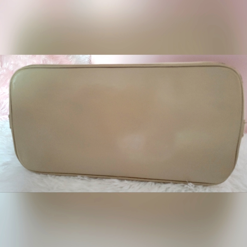 Louis Vuitton Monogram Canvas Alma Crossbody Bag with Cream Trim and Beige Strap - Picture 12 of 16